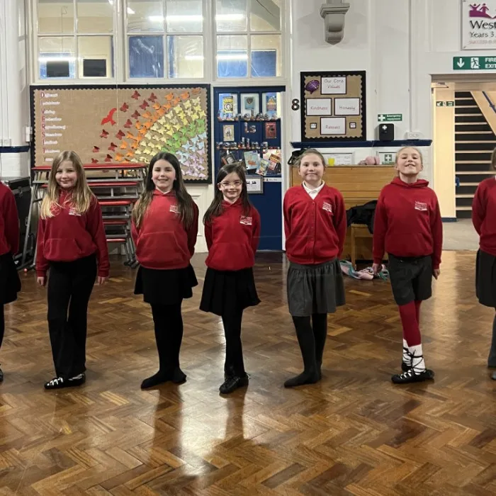 Pupils Irish Dancing at Western (3)